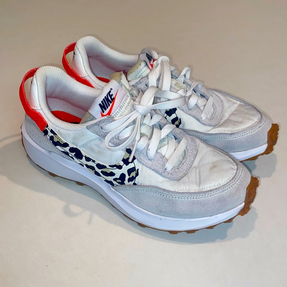 NIKE WAFFLE DEBUT Running Shoe Sneaker Animal Print Womens Sz 6 EU 36.5 EUC